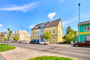 krásný byt 2+1 v Karlových Varech - Stará Role. Užitná plocha: 65,2 m² + 2 sklepy (celkem 28,5 m²) + Podíl na společné zahradě: 981 m².