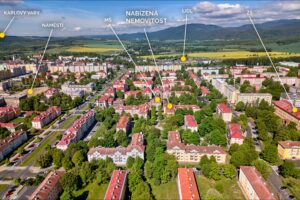 Okolí bytu 2+1 v Ostrově, ulice Štúrova, na PRODEJ. Byt je po rekonstrukci, světlý, prostorný, ihned k nastěhování.