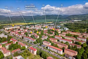 Okolí bytu 2+1 v Ostrově, ulice Štúrova, na PRODEJ. Byt je po rekonstrukci, světlý, prostorný, ihned k nastěhování.