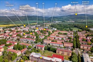 Okolí bytu 2+1 v Ostrově, ulice Štúrova, na PRODEJ. Byt je po rekonstrukci, světlý, prostorný, ihned k nastěhování.