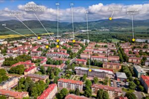 Okolí bytu 2+1 v Ostrově, ulice Štúrova, na PRODEJ. Byt je po rekonstrukci, světlý, prostorný, ihned k nastěhování.