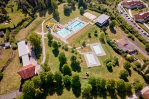 Okolí bytu 2+1 v Ostrově, ulice Štúrova, na PRODEJ. Byt je po rekonstrukci, světlý, prostorný, ihned k nastěhování.