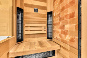 Sauna luxusního bytu na prodej - v centru Karlových Varů, 3+KK, 137 m2, vybavený, prostorný.