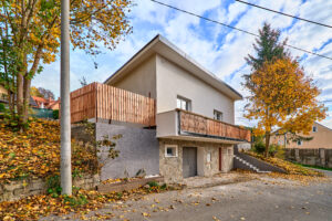 Rodinný dům k PRODEJI na adrese Teplička 62. 3+KK o velikosti 92 m², se zahradou a garáží.