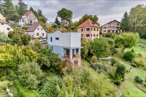 Prodej unikátního domu 5+KK o velikosti 141 m2 ve Všeborovicích u Karlových Varů, se zahradou.