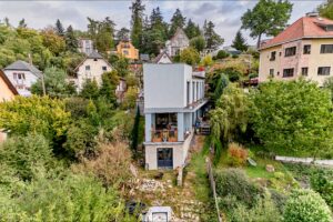 Prodej unikátního domu 5+KK o velikosti 141 m2 ve Všeborovicích u Karlových Varů, se zahradou.