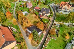 Rodinný dům k PRODEJI na adrese Teplička 62. 3+KK o velikosti 92 m², se zahradou a garáží.