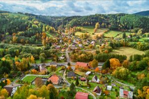 Rodinný dům k PRODEJI na adrese Teplička 62. 3+KK o velikosti 92 m², se zahradou a garáží.