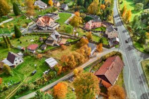 Rodinný dům k PRODEJI na adrese Teplička 62. 3+KK o velikosti 92 m², se zahradou a garáží.