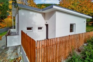 Rodinný dům k PRODEJI na adrese Teplička 62. 3+KK o velikosti 92 m², se zahradou a garáží.